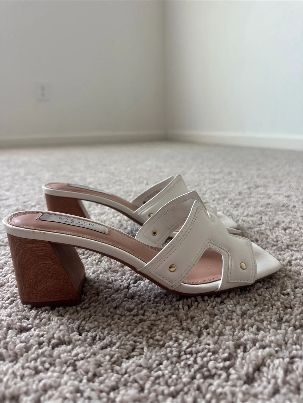 Steve Madden leather upper